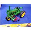 Image 3 : John Deere A Tractor with 290 Series Cultivator - Precision Classics #2 (Scale 1:16) (ERTL) (SEE PIC