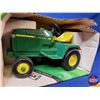 Image 3 : John Deere Lawn & Garden Tractor (Scale 1:16) (ERTL) (SEE PICS!)