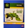 Image 6 : John Deere 4010 Diesel w/46A Loader (Scale 1:16) (ERTL) "Prestige Collection" Elvis Presley Special 