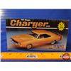 Image 9 : MODEL KITS (2) mpc ERTL : - 1969 Dodge Charger - 1971 Ford Mustang Boss 351 (1/25 Model Kits) (NIB) 