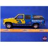 Image 3 : Dale Earnhardt / GM Goodwrench Service Plus Wrangler Jeans Suburban (1999 Limited Edition) (Scale 1: