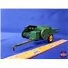 Image 10 : John Deere Farm Toys (3): Tractor (1); Squarebaler (1);  Wagon (1) (Scale 1:16) (SEE PICS!)