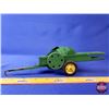 Image 11 : John Deere Farm Toys (3): Tractor (1); Squarebaler (1);  Wagon (1) (Scale 1:16) (SEE PICS!)