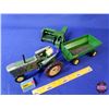 Image 1 : John Deere Farm Toys (3): Tractor (1); Squarebaler (1);  Wagon (1) (Scale 1:16) (SEE PICS!)