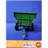 Image 25 : John Deere Farm Toys (3): Tractor (1); Squarebaler (1);  Wagon (1) (Scale 1:16) (SEE PICS!)