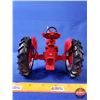 Image 4 : IH McCormick Farmall Super M Tractor (Ertl) (Scale 1:16) (SEE PICS!)