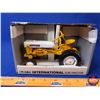 Image 2 : INTERNATIONAL Cub Tractor 1964-1976 (ERTL) (Scale 1:16) (SEE PICS!)