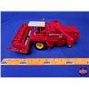 Image 3 : Massey Ferguson 760 Combine Harvester c.1978 (Scale 1:32) (Plastic) (BRITAINS LTD) (SEE PICS!)