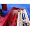 Image 7 : International Hydrostatic 915 Combine (Scale 1:24) (ERTL) (Note: Header platform auger broken on lef