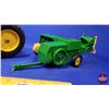 Image 3 : John Deere Tractor & Square Baler (Scale 1:16) (SEE PICS!)