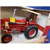 Image 3 : CASE IH Farmall 806 (Scale 1:32) (ERTL) (Tomy) (SEE PICS!)