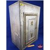 Image 3 : Galvanized Tin Pie Safe (29-1/2"H x 21"W x 13-3/4"D) (SEE PICS!)