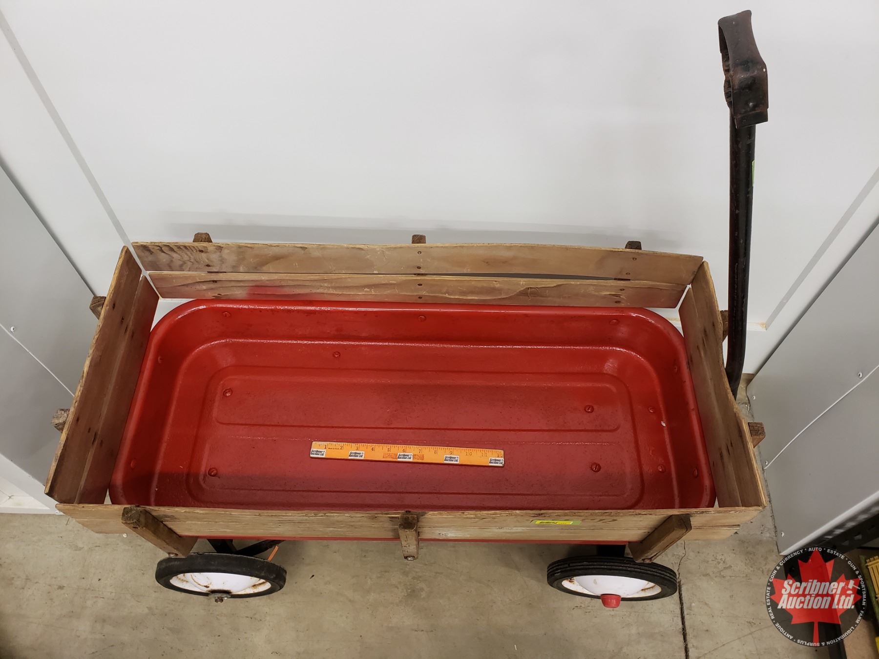 RADIO FLYER Wagon with Wood Side Racks (Wagon Body Measurement 19