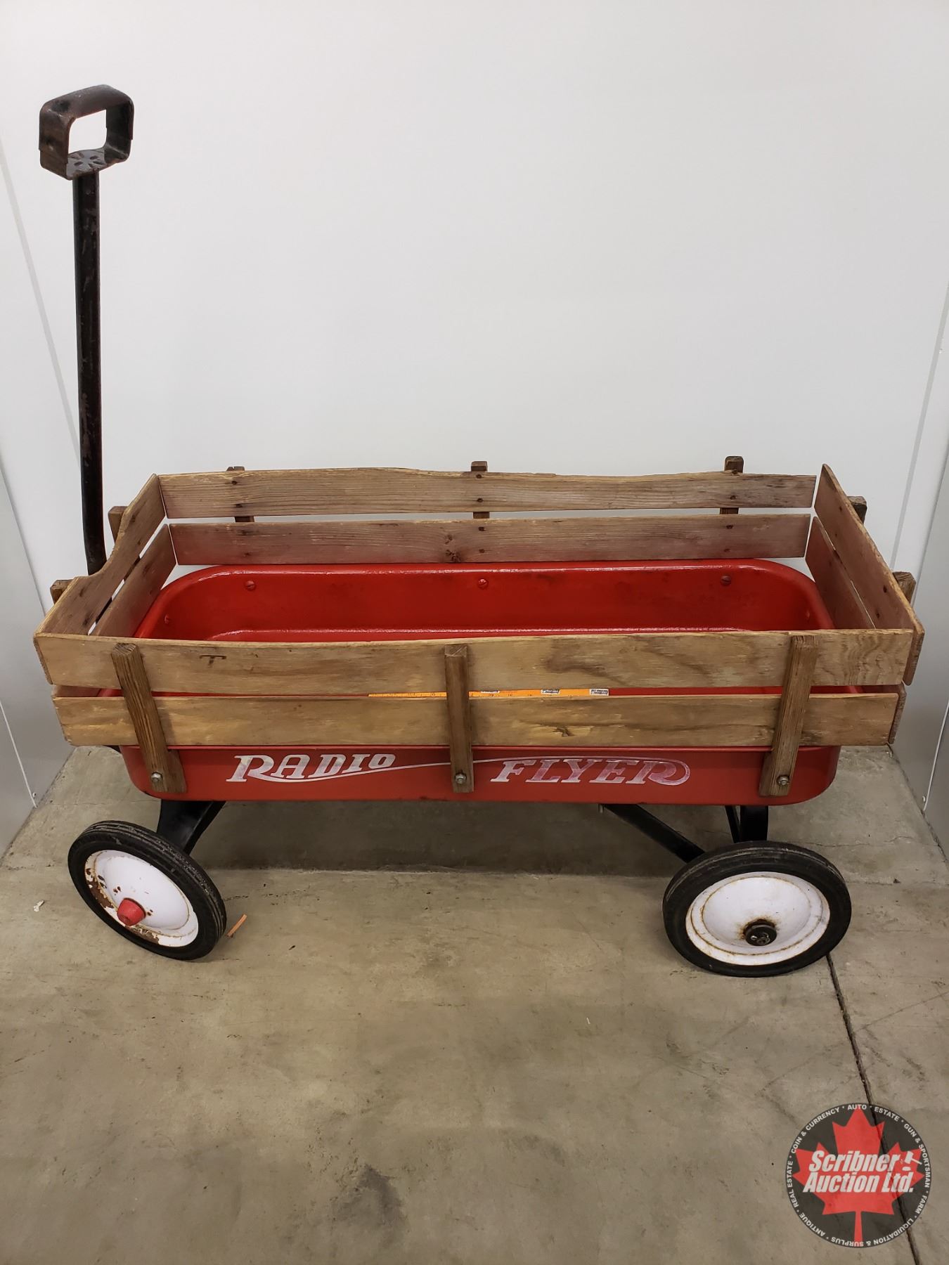 RADIO FLYER Wagon with Wood Side Racks (Wagon Body Measurement 19