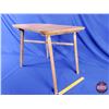 Image 2 : Wood Table (20-1/2"H x 23-1/2"W x 20"D) (SEE PICS!)