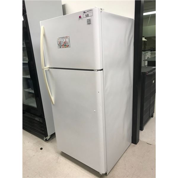 KENMORE (MOD. 970-420626) REFRIGERATOR W/TOP MOUNT FREEZER (WHITE) WITH CONTENTS IF ANY