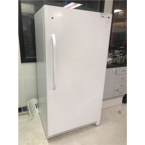 FRIGIDAIRE (FFRU17B2QWA) UPRIGHT FREEZER (WHITE)