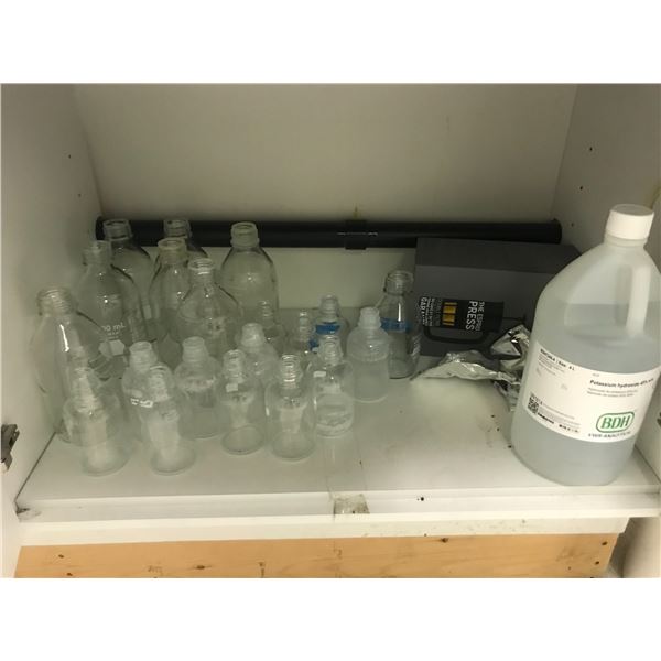 LARGE GROUP OF ASSORTED LAB SUPPLIES