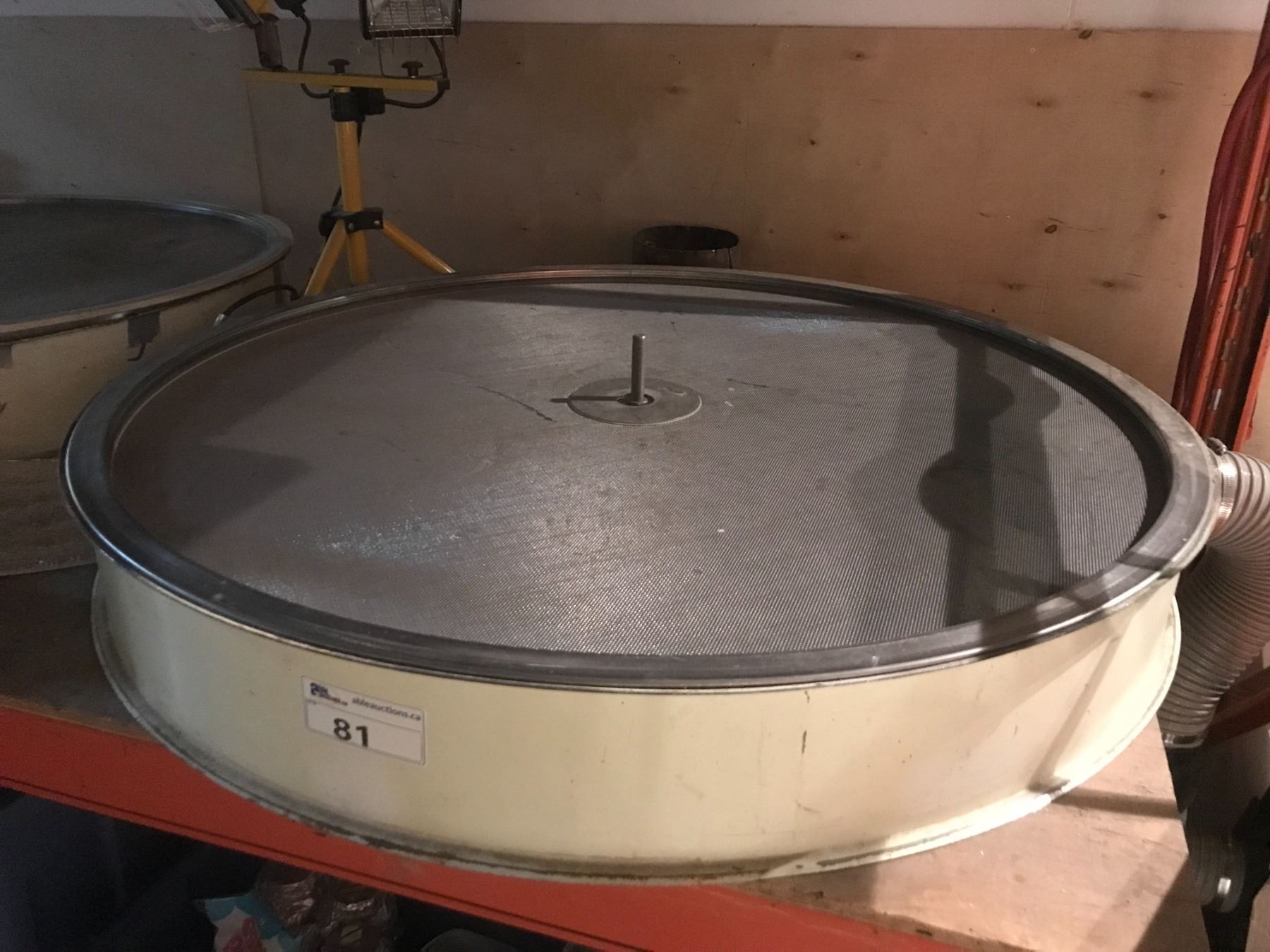 Screen Drying Table ROUND 4FT DIAMETER SCREEN DRYING TABLE WITH BLOWER - Able Auctions