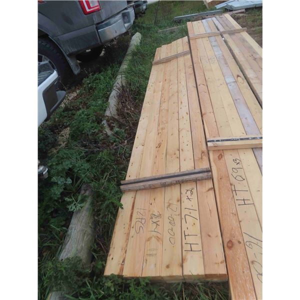 29 Spruce Boards 2'' x 4'' x 12'