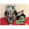 Image 2 : Group of Halloween masks and decor items