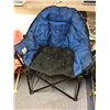Image 2 : Group of 2 camping chairs