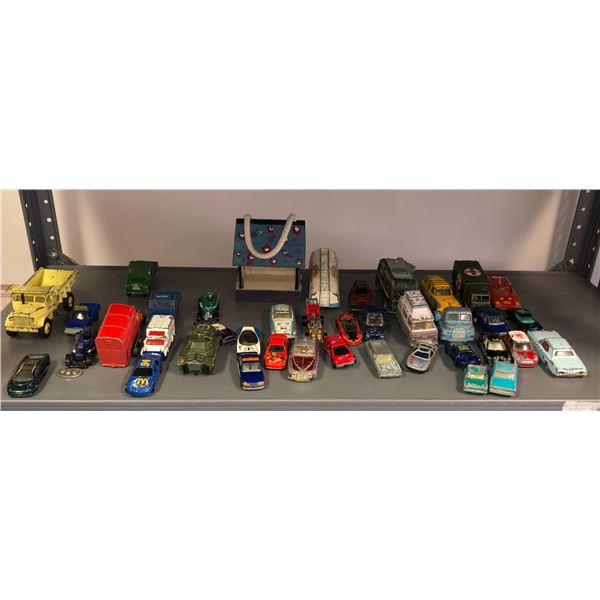 Group of misc vintage toy cars