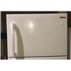 Image 2 : Insignia fridge model: NS-RTM18WH8Q-C