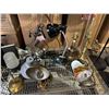 Image 3 : Large shelf lot of assorted, lamps, lights, etc...