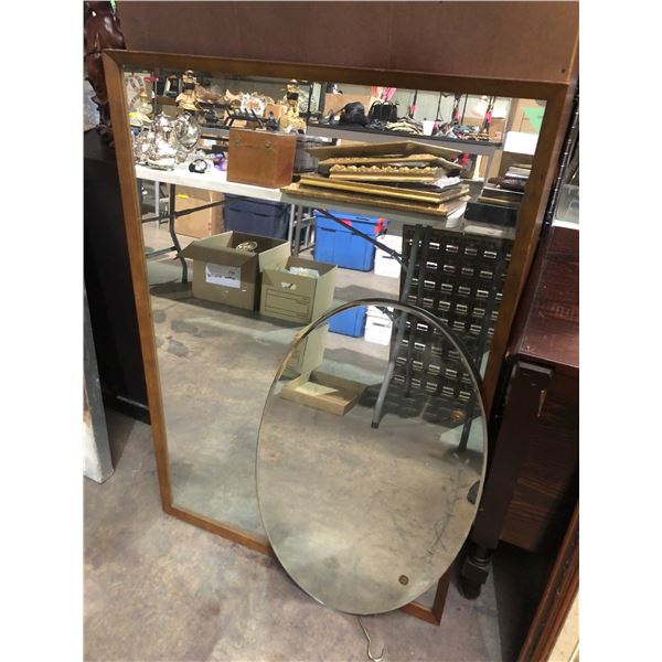 Group of 2 mirrors