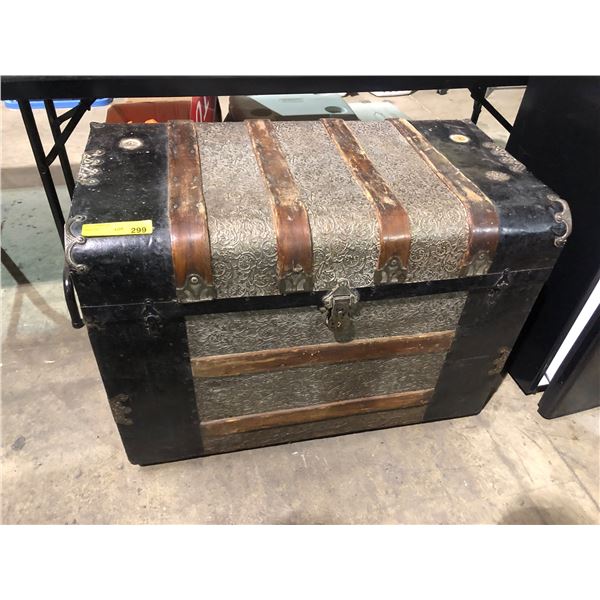 Vintage travel trunk 34in L