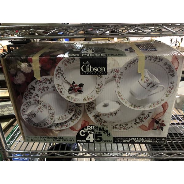 Gibson 45 pce Christmas charm set