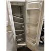 Image 3 : Vintage Kenmore fridge (approx. 32in L x 31in D x 68in H)