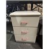 Image 3 : Group of 2 stool & small 3 drawer storage table