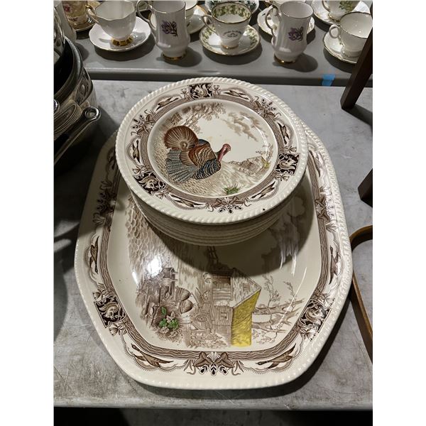 Approx. decorative 12 plates & serving tray