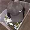 Image 5 : 3 boxes full of assorted clothes & hats