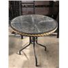Image 1 : Small round patio table glass top - (approx. 25in DIA 28in H)