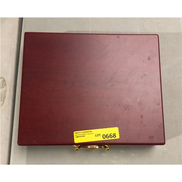 Mahogany golf putter set travel case