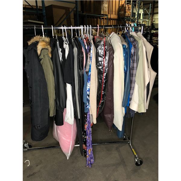 Rack full of assorted clothing - includes winter jackets/ suits/ coats/ leather jacket (approx. 25 p