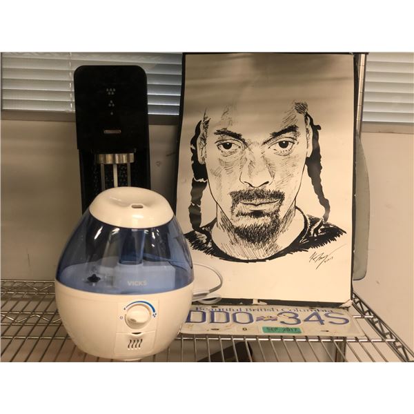 Group of assorted misc - includes Snoop Dogg portrait / Vicks ultrasonic humidifier / SodaStream Fiz