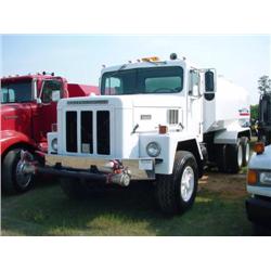 1984 INTERNATIONAL PAYSTAR 5000 T/A WATER TRUCK
