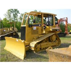 CAT D5M CRAWLER TRACTOR