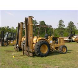 JOHN DEERE 482C 4X4 FORKLIFT