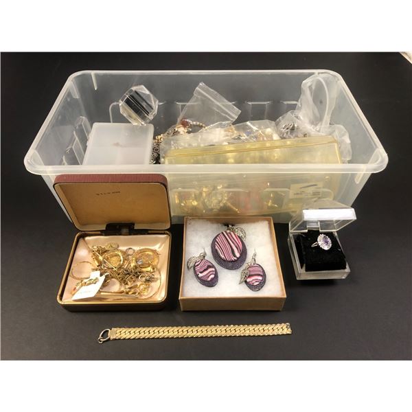 Group of assorted jewelry - includes rings / bracelets / earrings / watches etc