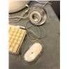 Image 3 : 2004 iMac G4 computer - includes keyboard mouse & speakers