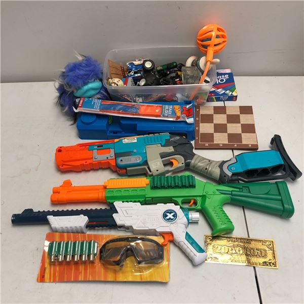 Group of assorted toys - includes Nerf guns w/ goggles & darts / SprayGround two million gold foil d