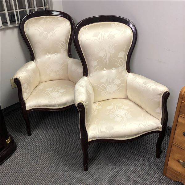 Set of 2 Italian armchairs