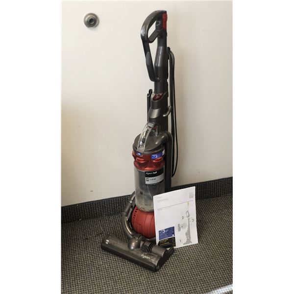 Dyson ball DC25 - upright vacuum