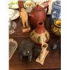 Image 2 : Group of assorted decorative items