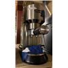Image 1 : New open box DeLonghi espresso machine EC885M - new demo unit, no box